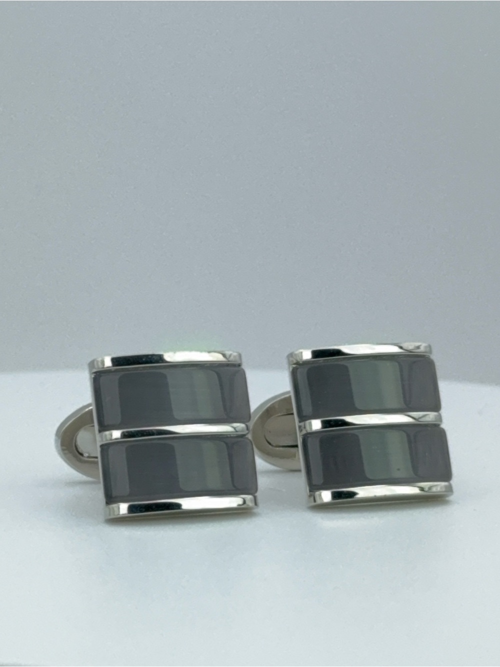 Donald Trump Signature Collection Gray Rectangular Inlay Silver-Tone Cufflinks - Picture 7 of 10